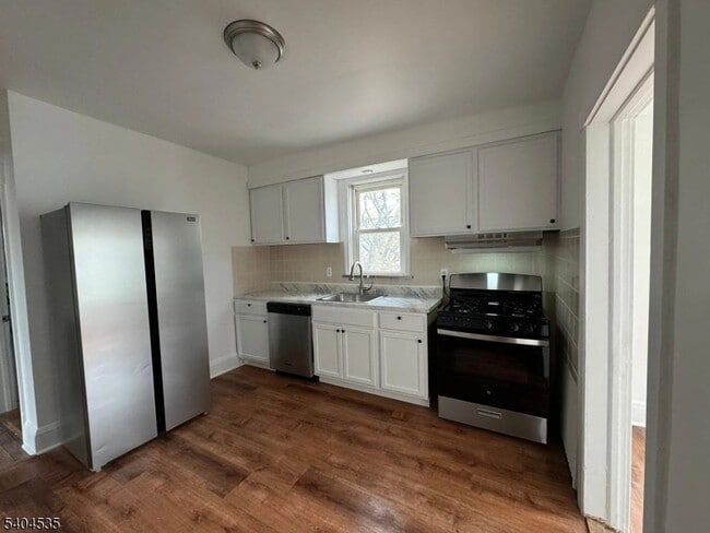 Building Photo - 267 Spruce Ave