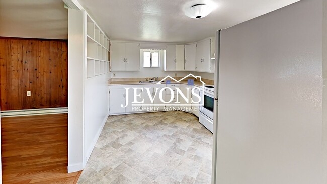 Building Photo - Pet-friendly single-family home in Tieton ...