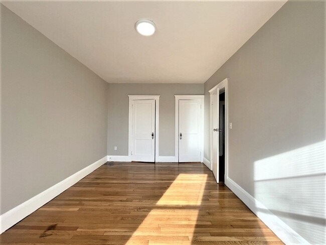 Building Photo - 15 Huss Ct