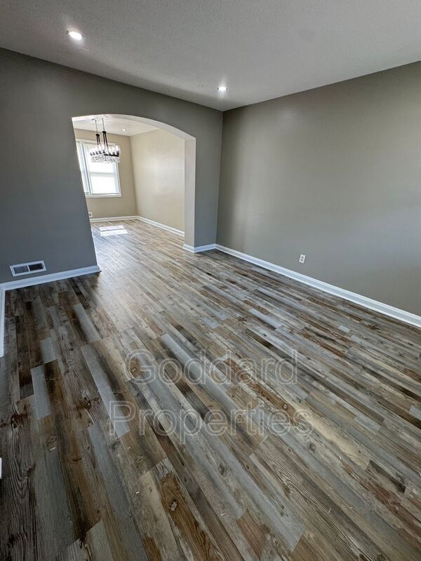 Building Photo - 3483 Dunhaven Rd