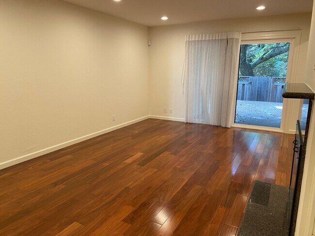 Foto del edificio - 20812 4th St