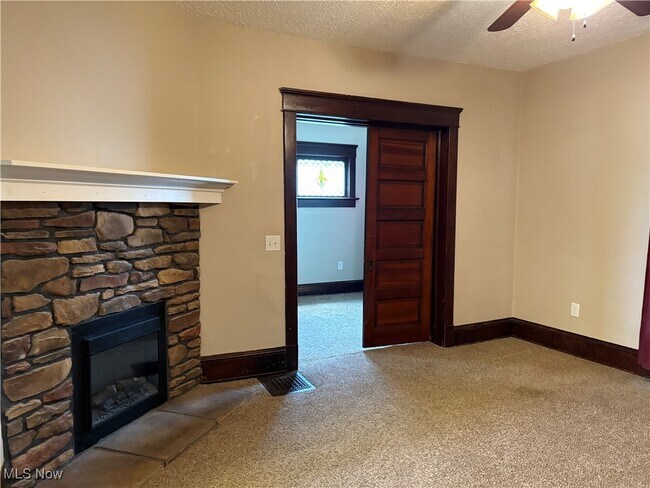 Foto del edificio - 369 4th St NW