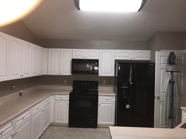 Building Photo - 108 Kyle Ln