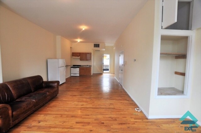 Primary Photo - 103 E 38th St