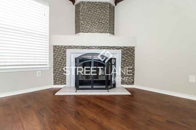 Building Photo - Beautiful 4 Bedrooms 2 1/2 Bathrooms Home ...