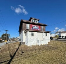 Building Photo - 2429 Bedford St