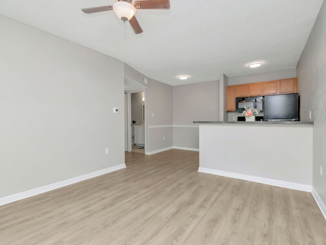 Remodeled Ground Floor 1 Bedroom 1 Bath Fo... - Remodeled Ground Floor 1 Bedroom 1 Bath Fo...