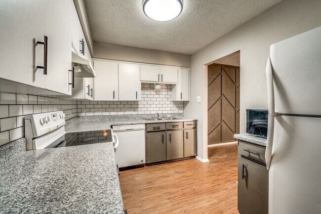 Foto del edificio - Charming 3-Bedroom Home Near Eagle Mountain Lake – Spacious, Updated & Ideally Located