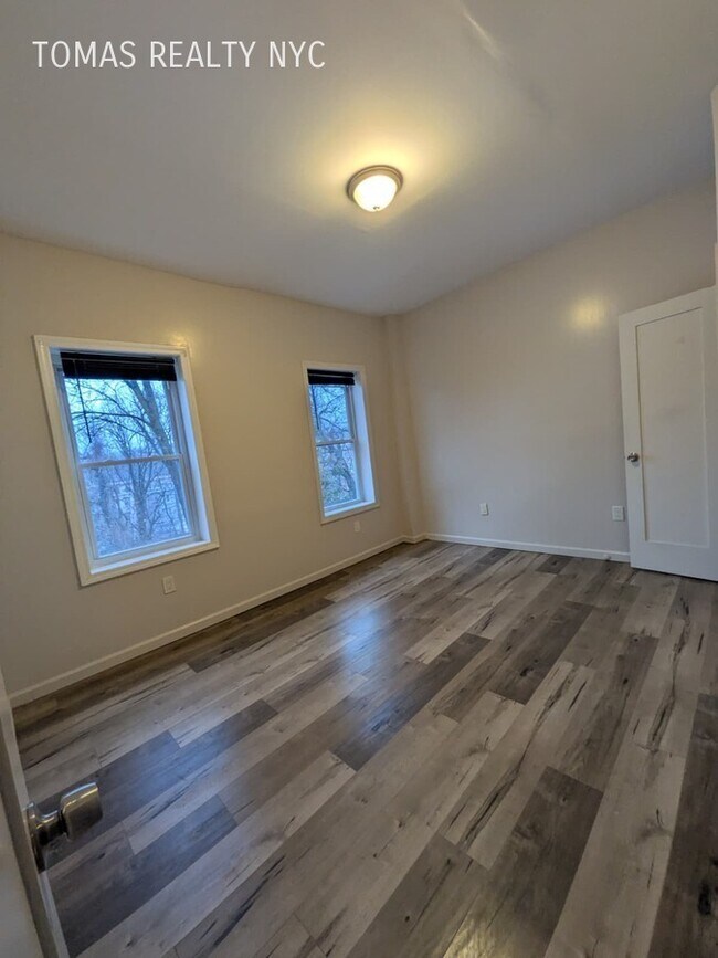 Foto del edificio - 28 Vineyard Ave