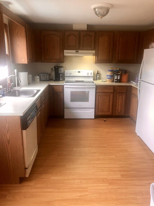 Building Photo - 6 Nason Ter