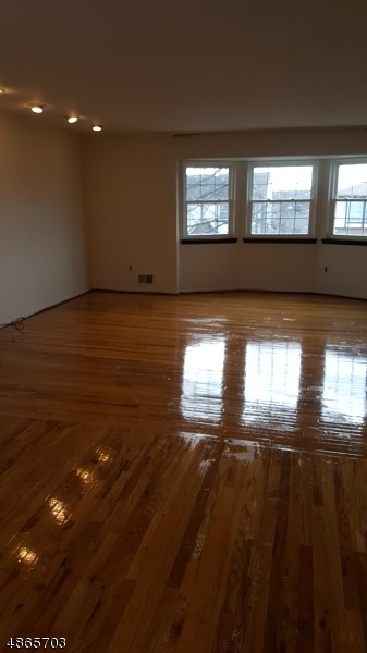 Building Photo - 205 Astoria Pl