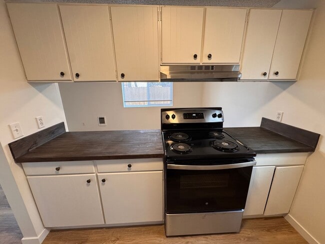 Building Photo - 9021 E Liberty Ave