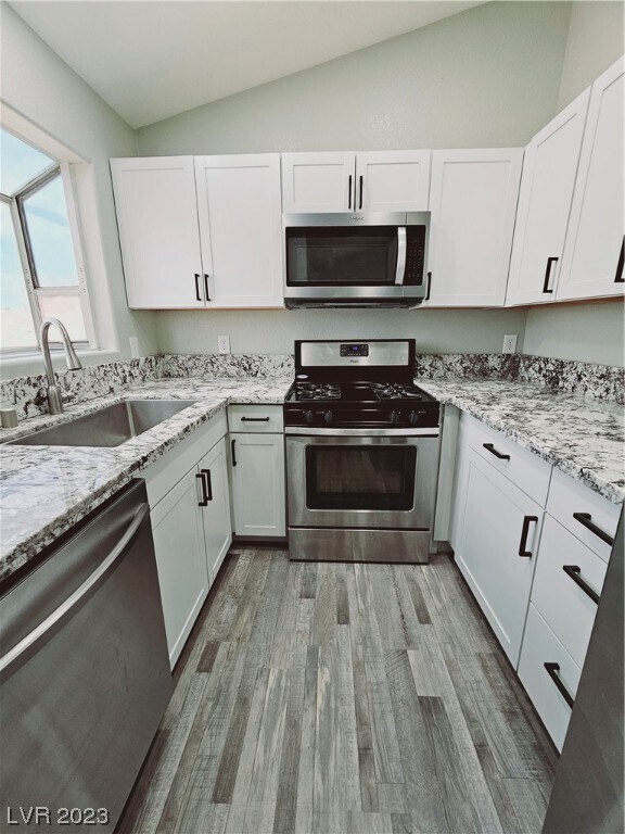 Building Photo - 659 Anne Ln