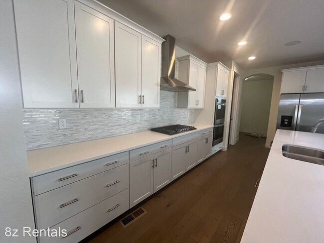 Building Photo - 4 br, 3.5 bath House - 5038 Maxwell Ave