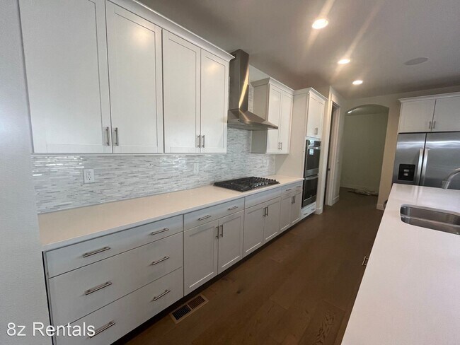 Foto del edificio - 4 br, 3.5 bath House - 5038 Maxwell Ave