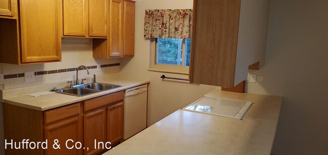 Building Photo - 5 br, 3 bath House - 1512 Yank St