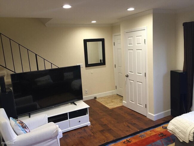 Foto del edificio - 4725 Palos Way