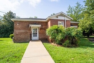 Building Photo - 603 Pelham Rd N