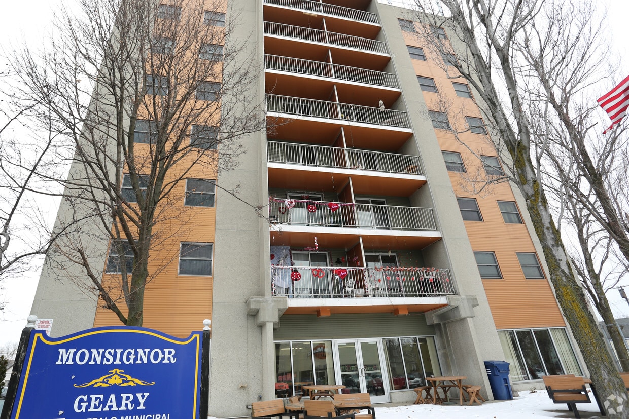 Building Photo - Monsignorr Geray Apartments