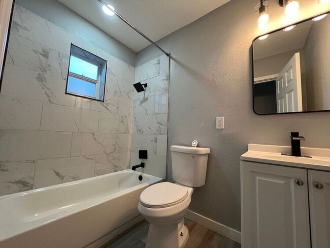 Foto del edificio - 351 Ave N NE