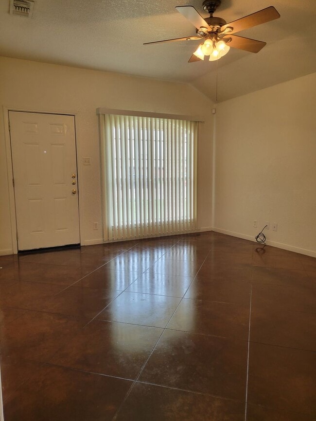 Foto del edificio - 3503 Dustin Ct