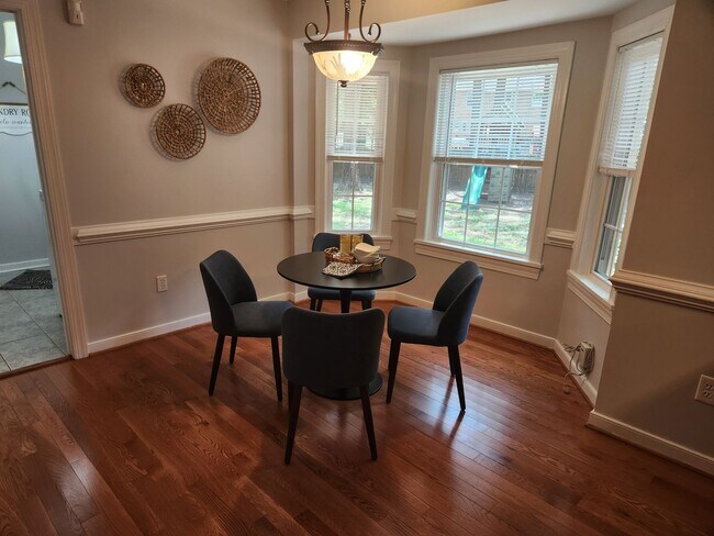 Building Photo - Chesterfield-Chester Area- Convenient to F...