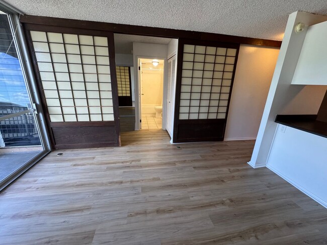 Building Photo - The Highlander Condo in Aiea 1/1/1 Unit #503