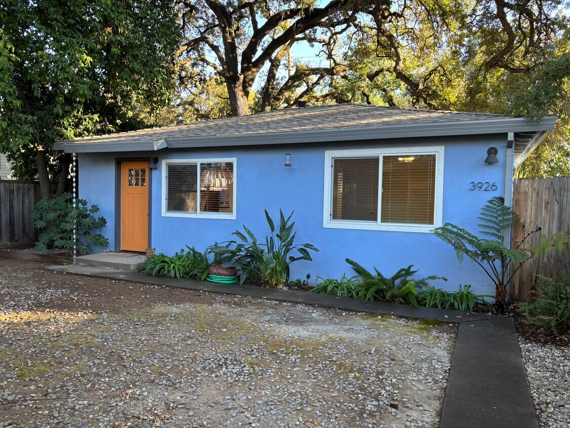 Photo - 3926 7th Ave (Sacramento, CA)