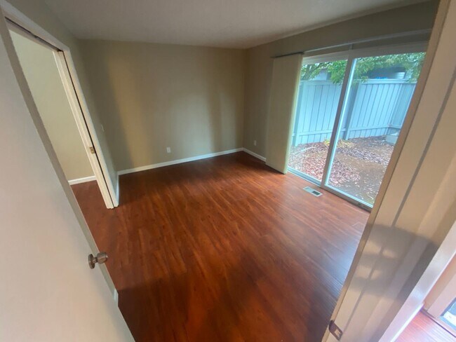 Building Photo - 2 br, 2.5 bath House - 12940 SW 5th Street