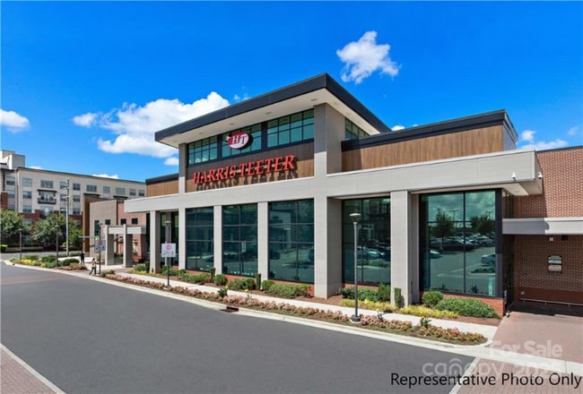 Building Photo - 6050 Fonsac Ln
