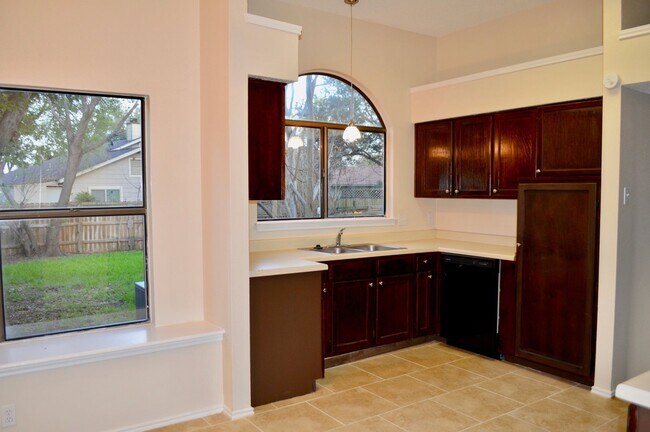Foto del edificio - Beautifully updated move-in ready 3/2.5