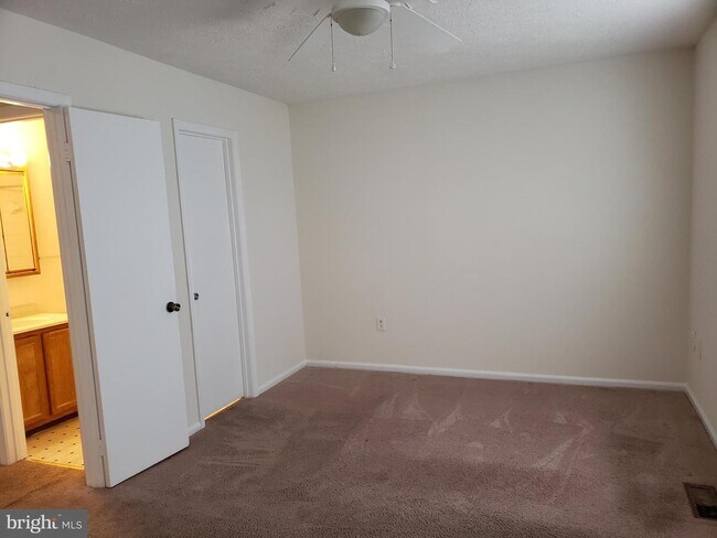 Foto del edificio - 3110 Gideon Ct