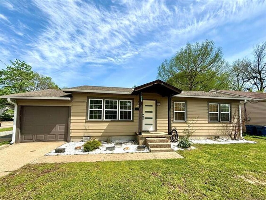 Foto principal - 604 S Strong Blvd