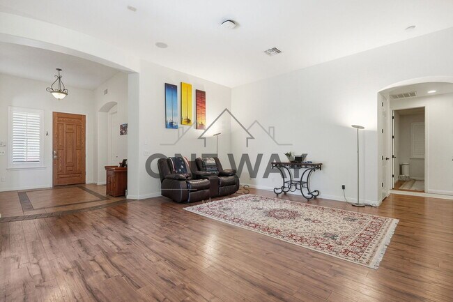 Foto del edificio - 587 E Benrich Dr