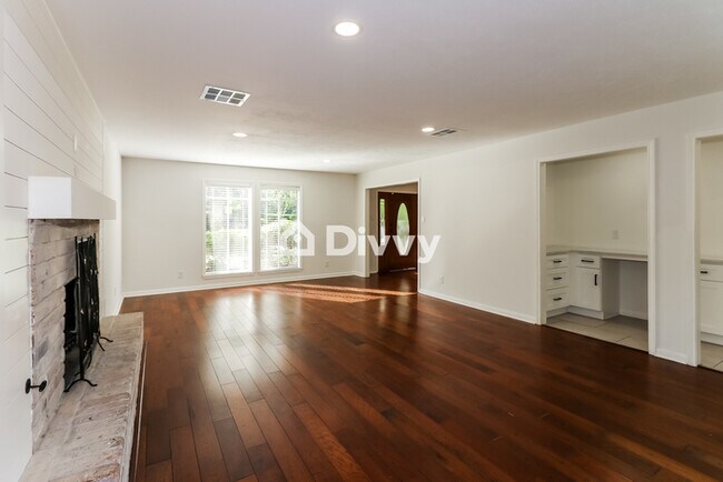 Building Photo - 3803 Sunstone Dr