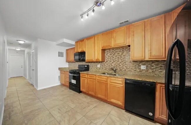 Foto del edificio - 3343 W Warren Blvd