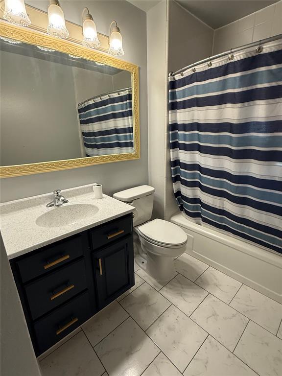 Building Photo - 800 N Markwell Ave