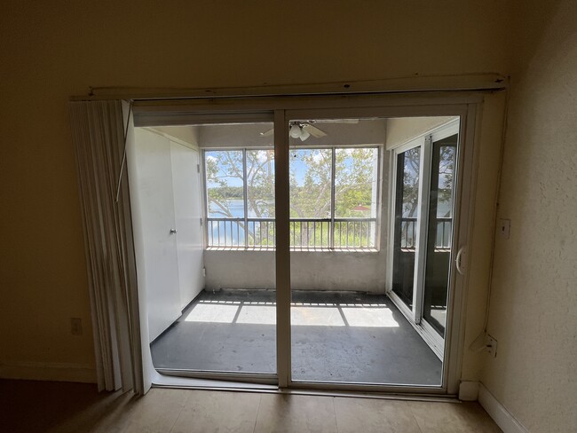 Building Photo - 2803 N Oakland Forest Dr