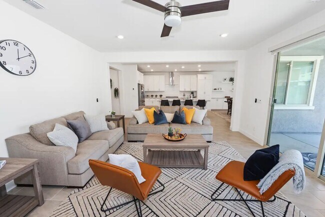 Foto del edificio - Exquisite 3/2.5 + Inlaw Quarters!  ELK GRO...