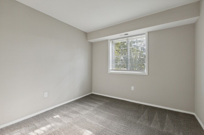 Building Photo - Briarwood Apartments