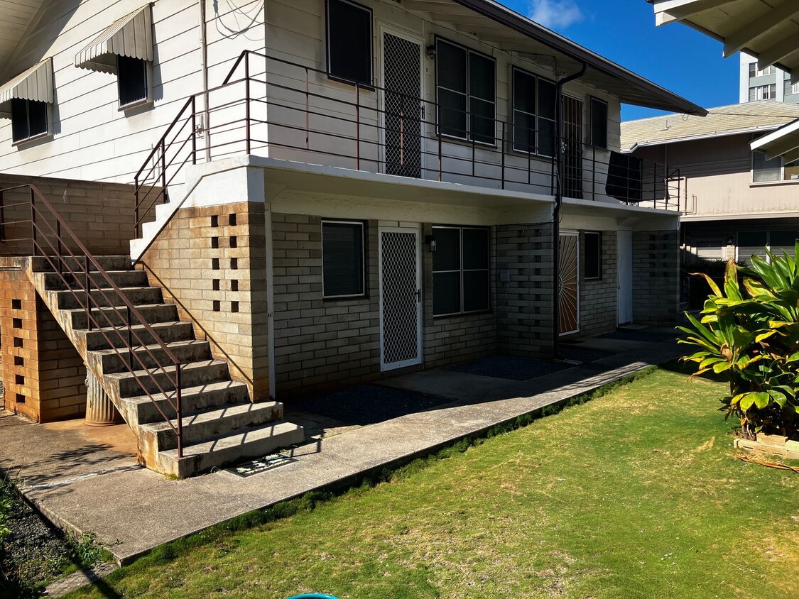 Primary Photo - Pets Allowed 1BD 1BA 1PRK - 726 Hausten St...