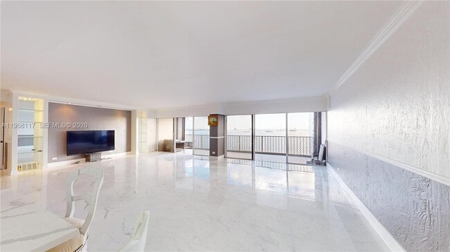 Foto del edificio - 1800 NE 114th St