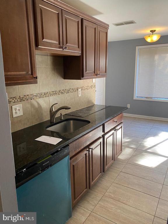 Foto del edificio - 8727 Hayshed Ln