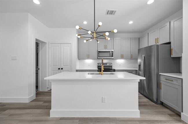 Building Photo - 4610 Crown Grove Ln