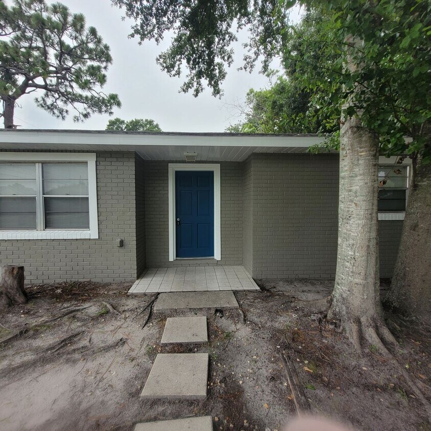 Primary Photo - Nice 3/2 home in St Cloud available now . . .