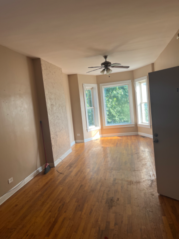 Primary Photo - 4336 W Maypole Ave