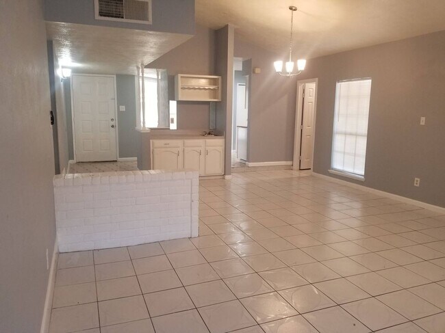 Foto del edificio - 8806 Trailridge Forest Dr