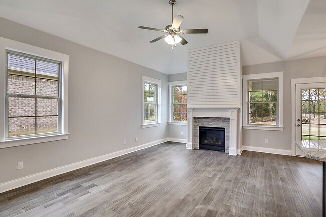 Building Photo - 3769 Washington Wds Rd