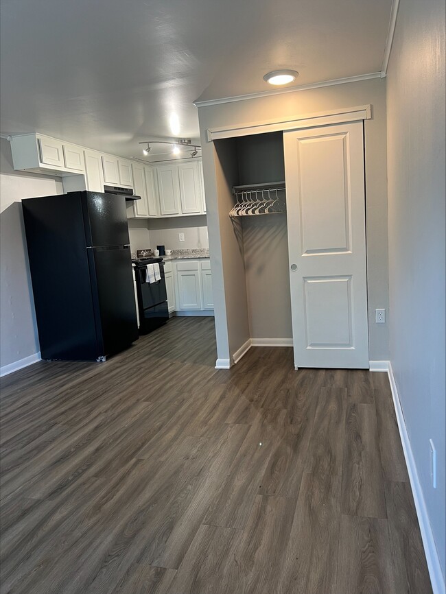 Building Photo - Treeborn Apartments