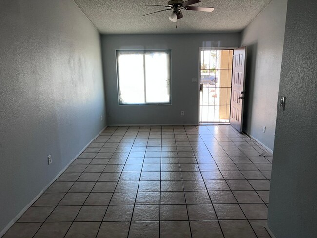 Building Photo - 4802 E Camino Cir